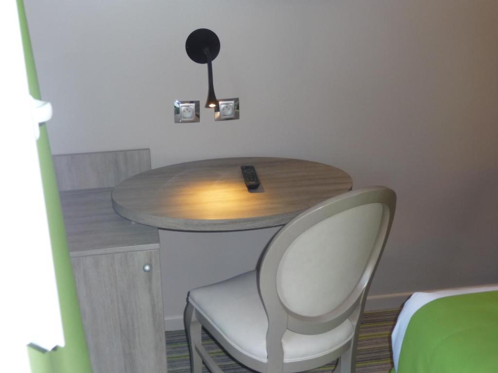 Hotel Floridor Etoile Aulnay-sous-Bois Pokoj fotografie